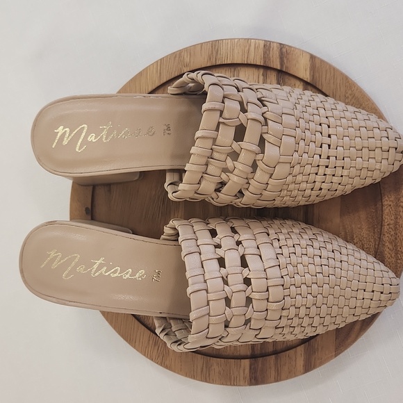 Matisse Lexie Mules Slides. Size 7 - Picture 3 of 10
